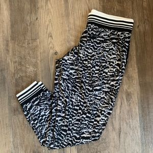 Fabletic joggers